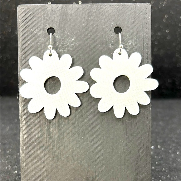White Flower Earrings - Picture 1 of 4